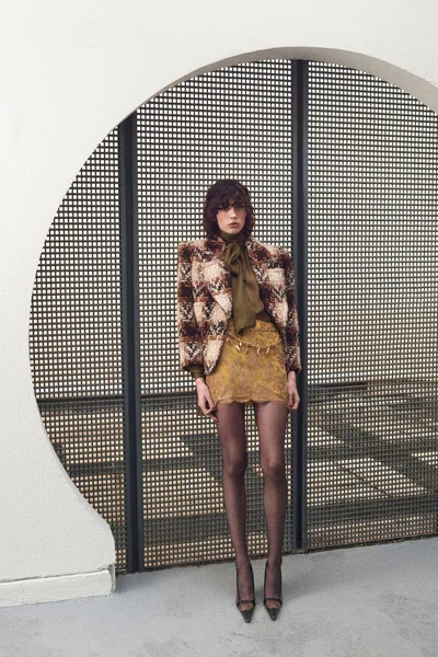 Look 10